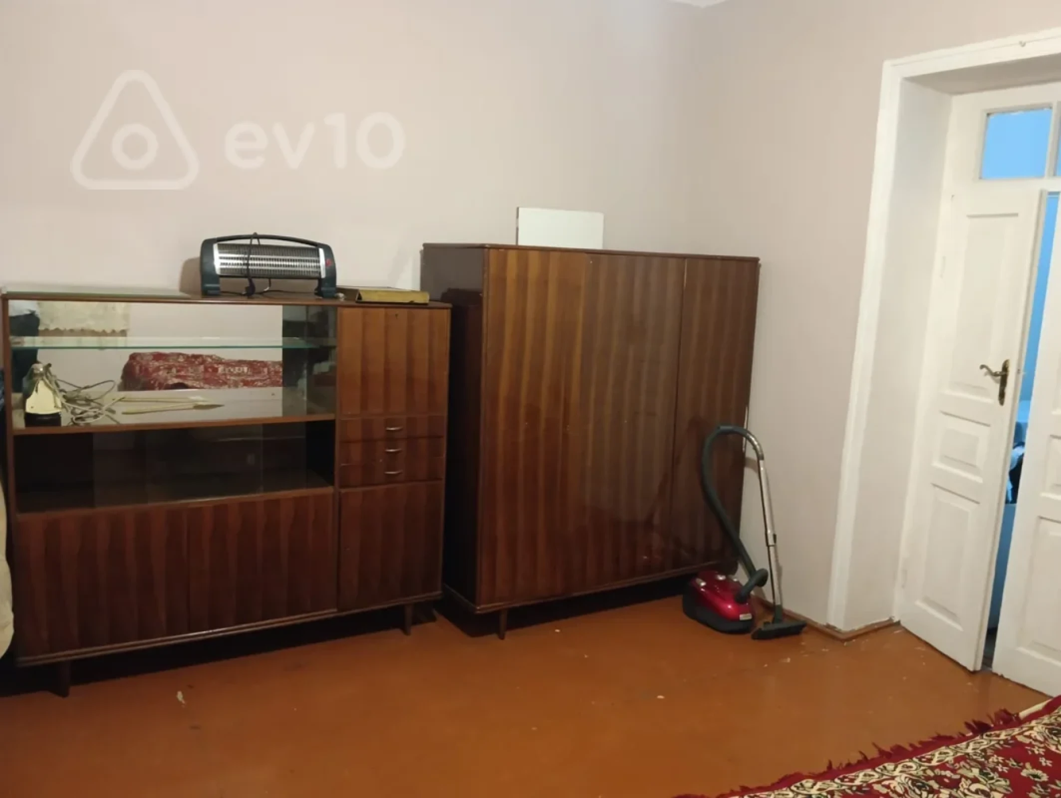 Kirayə verilir 2 otaqlı köhnə tikili 68 m²