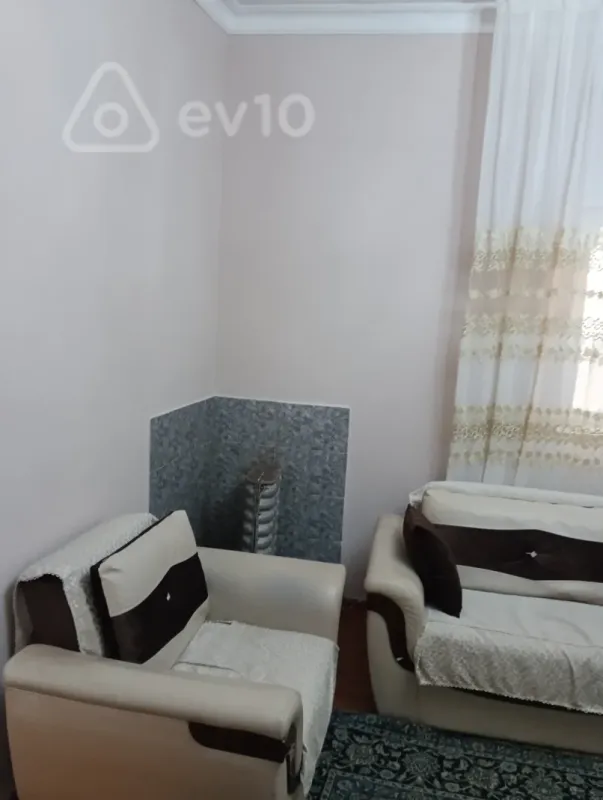 Kirayə verilir 2 otaqlı köhnə tikili 68 m²