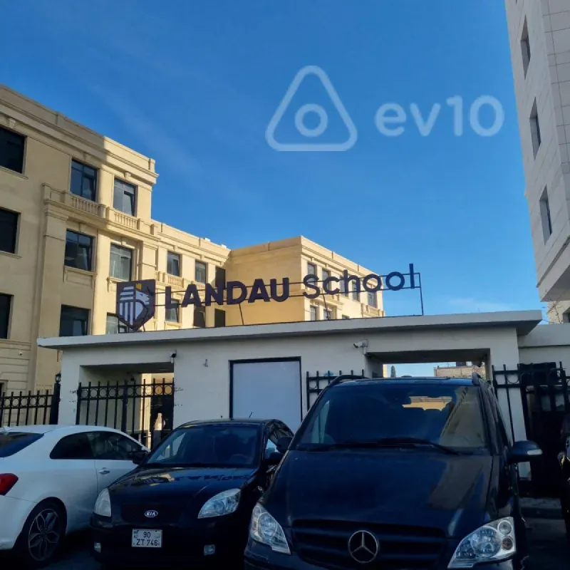 Satılır 2 otaqlı köhnə tikili 55 m²