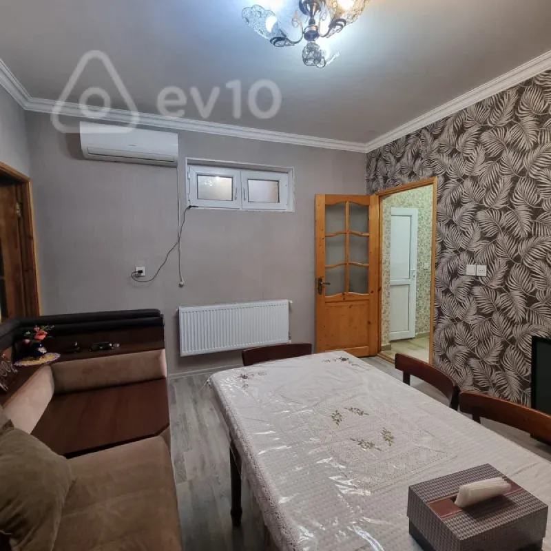 Satılır 2 otaqlı köhnə tikili 55 m²