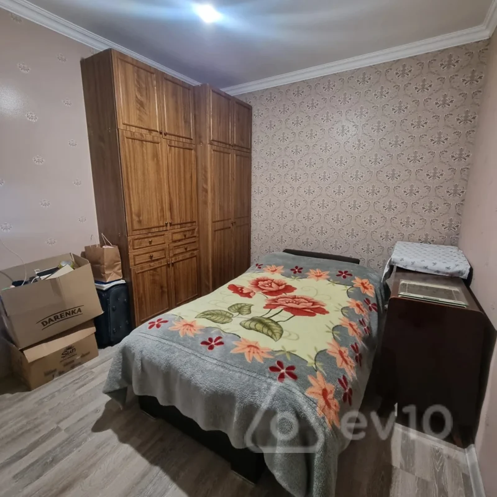 Satılır 2 otaqlı köhnə tikili 55 m²