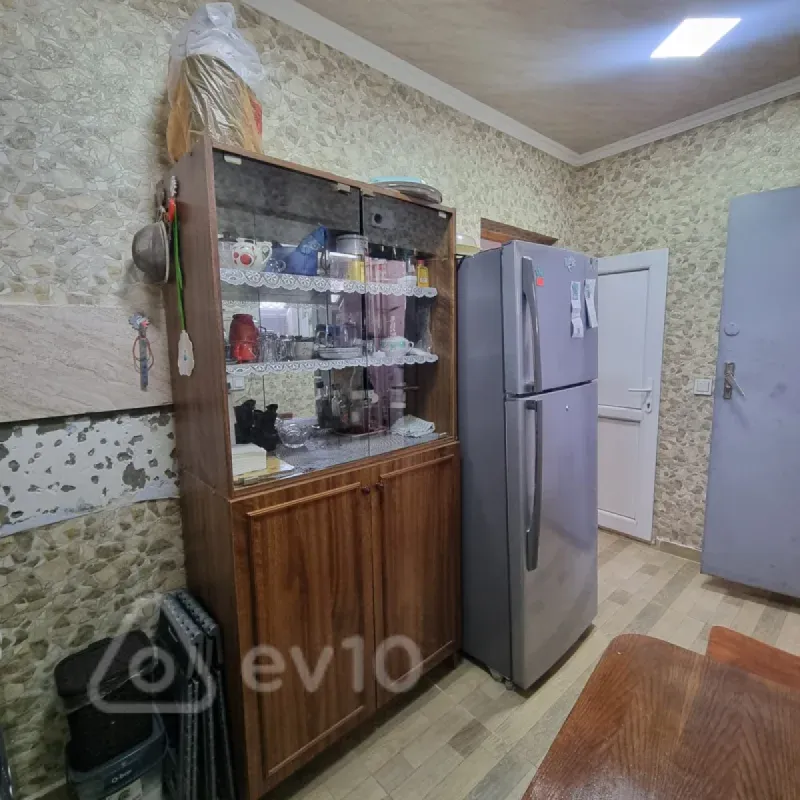 Satılır 2 otaqlı köhnə tikili 55 m²