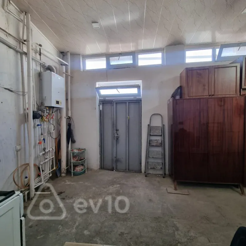 Satılır 2 otaqlı köhnə tikili 55 m²