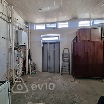 Satılır 2 otaqlı köhnə tikili 55 m²