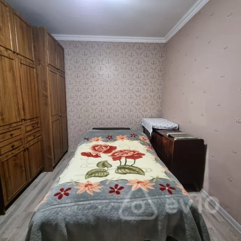 Satılır 2 otaqlı köhnə tikili 55 m²