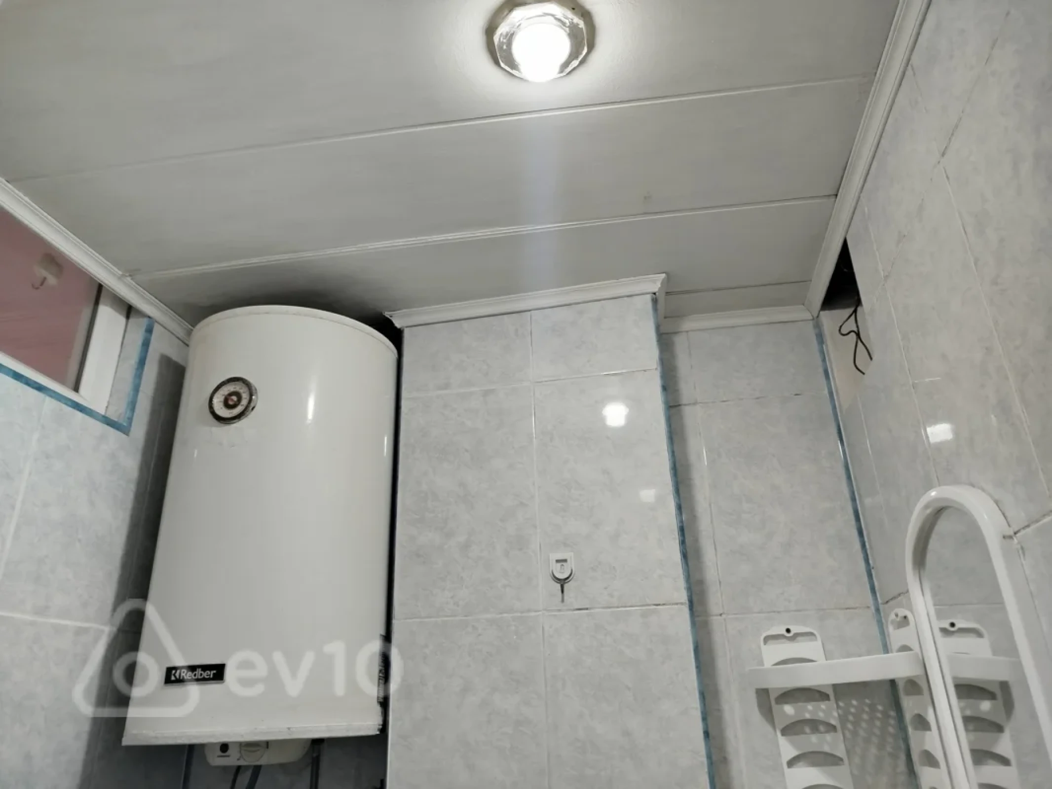 Kirayə verilir 1 otaqlı köhnə tikili 20 m²