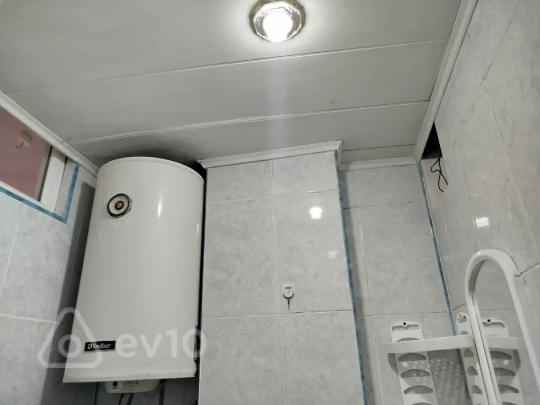 Kirayə verilir 1 otaqlı köhnə tikili 20 m²