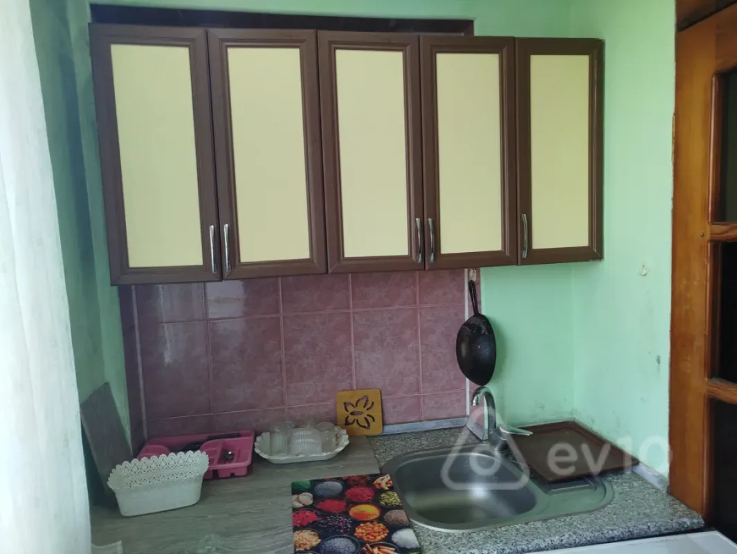 Kirayə verilir 1 otaqlı köhnə tikili 20 m²