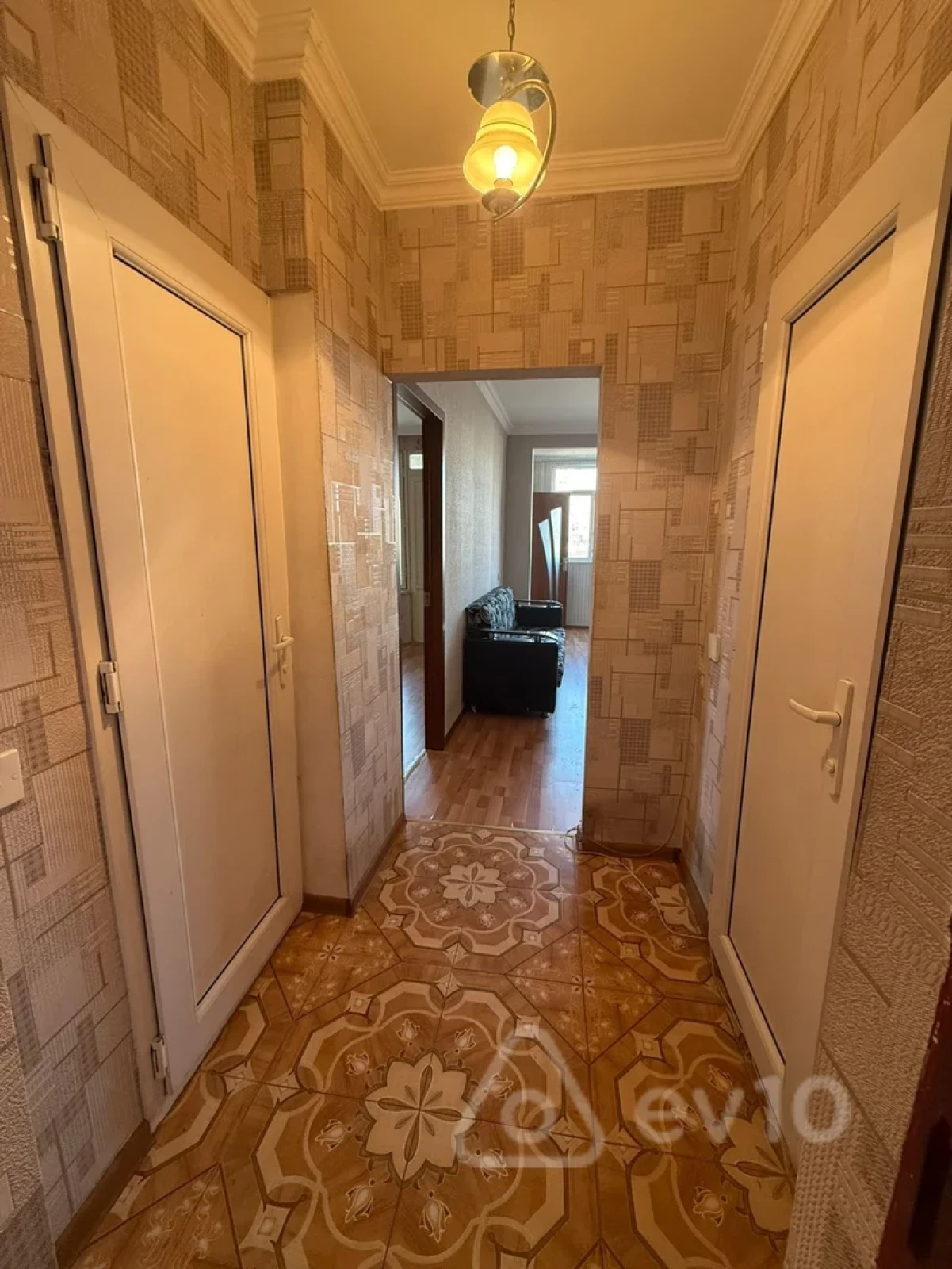 Kirayə verilir 2 otaqlı köhnə tikili 50 m²