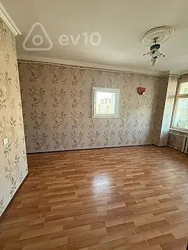Kirayə verilir 2 otaqlı köhnə tikili 50 m²