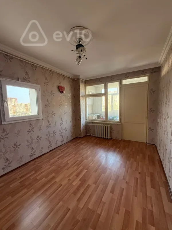 Kirayə verilir 2 otaqlı köhnə tikili 50 m²