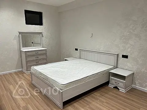 Kirayə verilir 3 otaqlı yeni tikili 113 m²