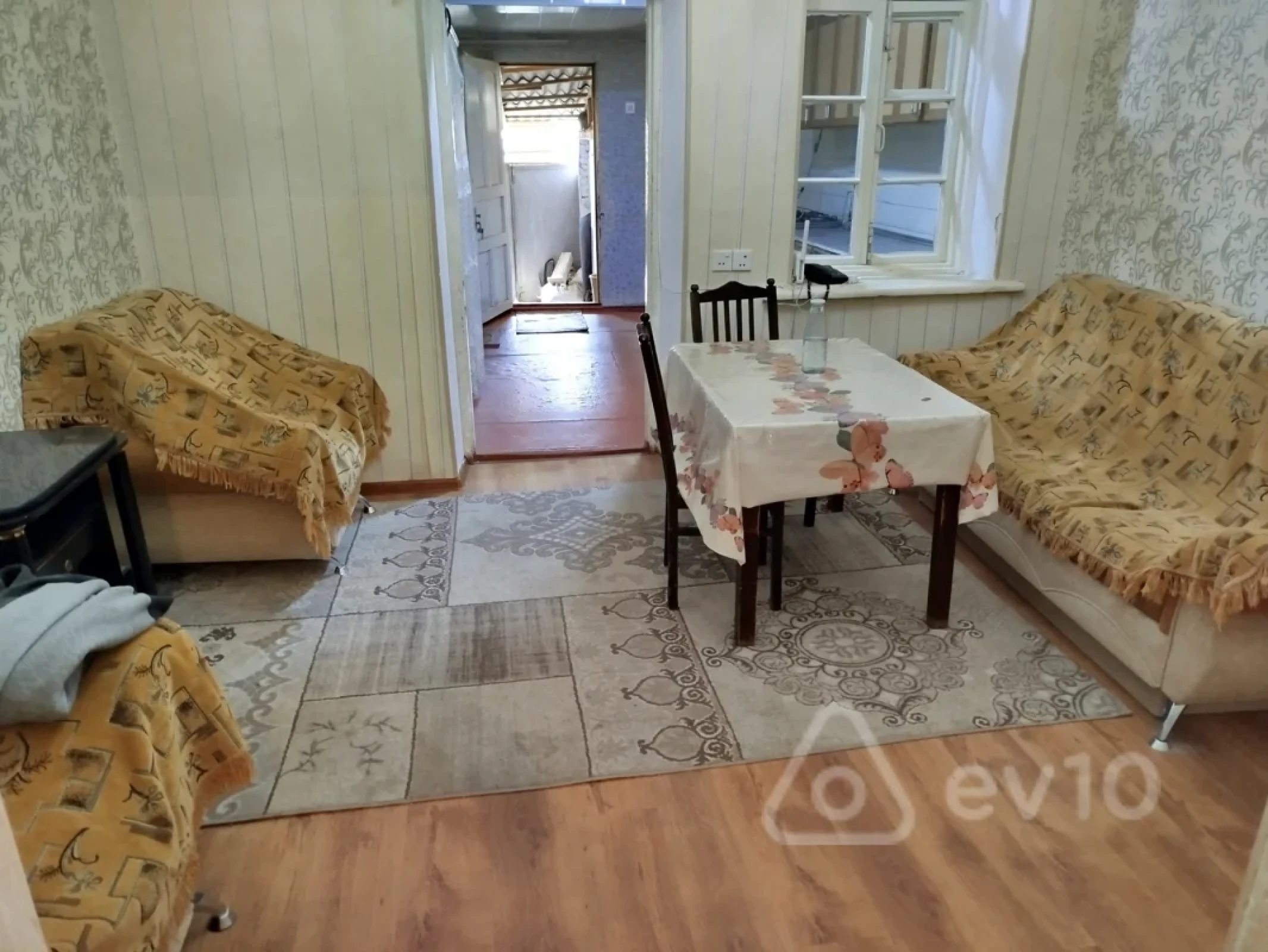 Kirayə verilir 2 otaqlı köhnə tikili 50 m²