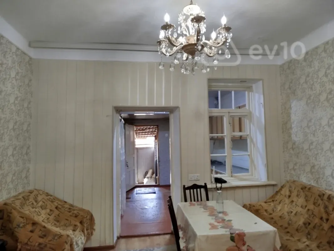 Kirayə verilir 2 otaqlı köhnə tikili 50 m²