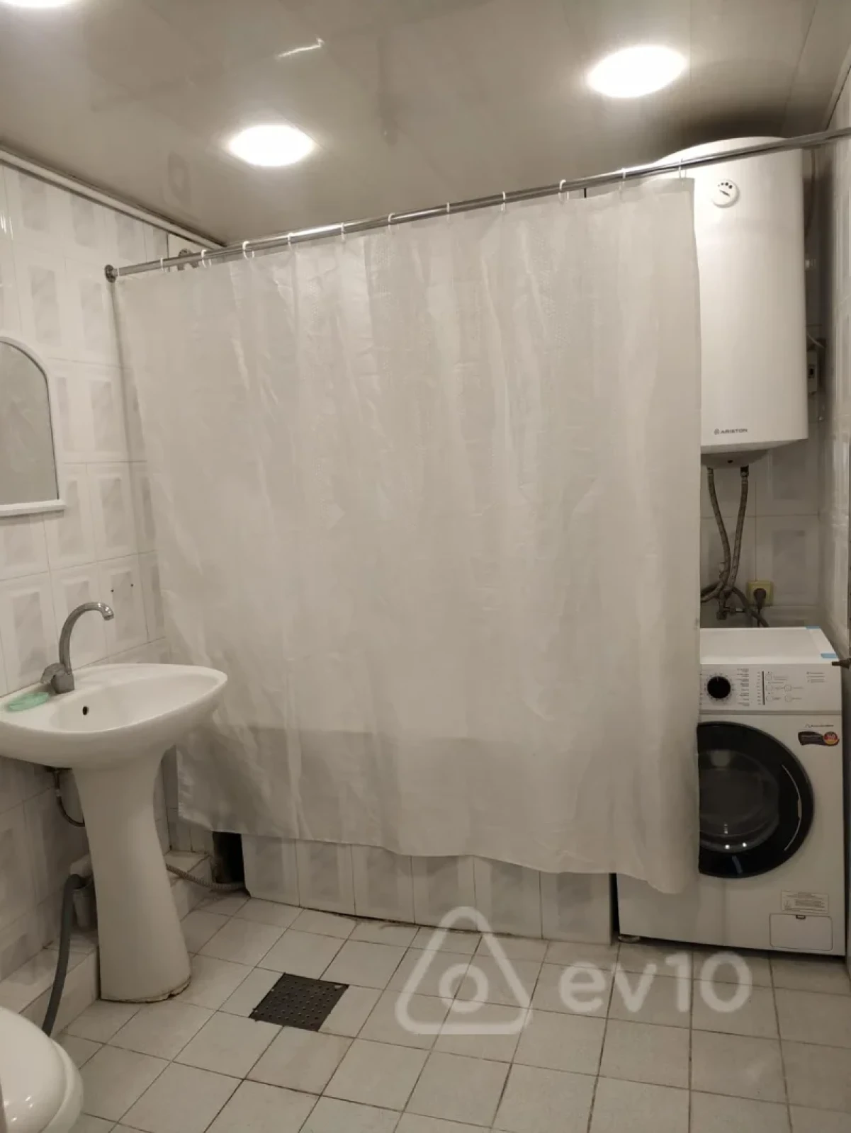 Kirayə verilir 3 otaqlı köhnə tikili 65 m²