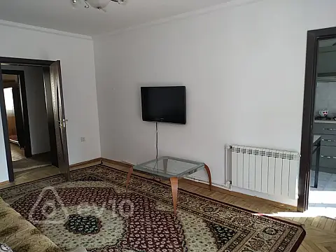 Kirayə verilir 3 otaqlı köhnə tikili 65 m²