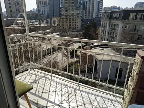 Kirayə verilir 3 otaqlı köhnə tikili 65 m²