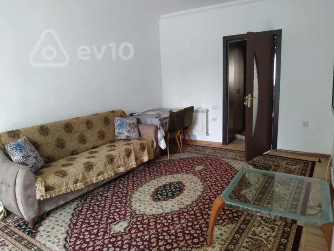 Kirayə verilir 3 otaqlı köhnə tikili 65 m²