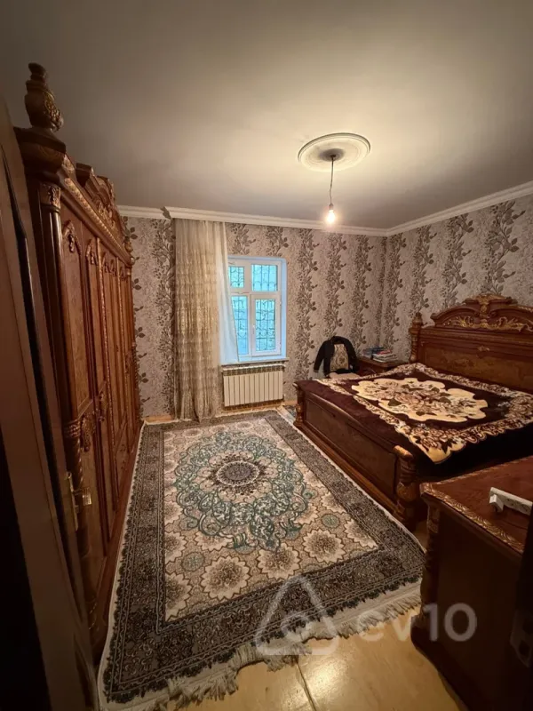 Satılır 6 otaqlı həyət evi 220 m²