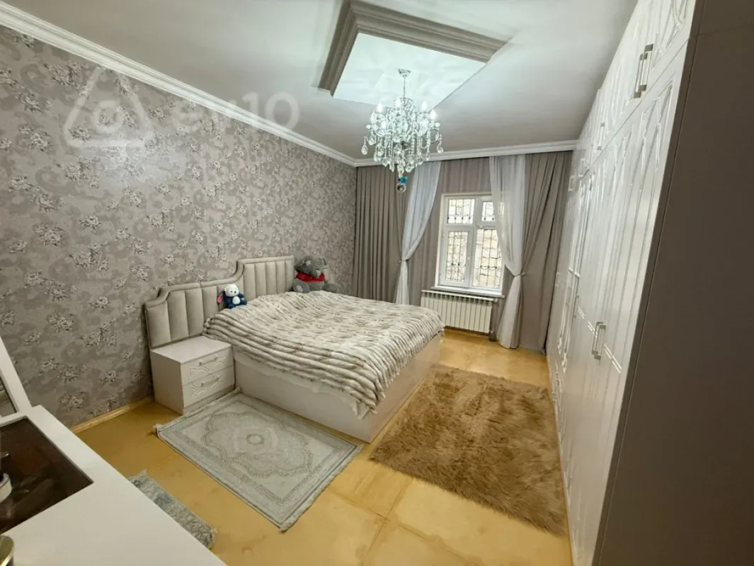 Satılır 6 otaqlı həyət evi 220 m²