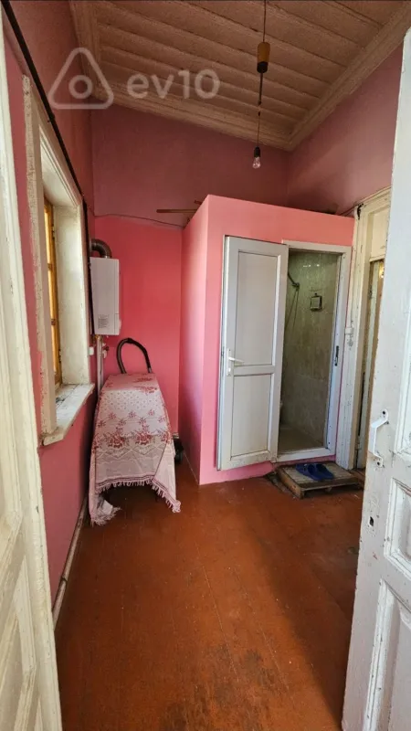 Satılır 3 otaqlı köhnə tikili 55 m²