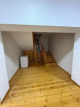Satılır 8 otaqlı həyət evi 240 m²