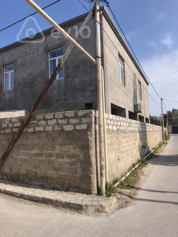 Satılır 5 otaqlı həyət evi 208 m²