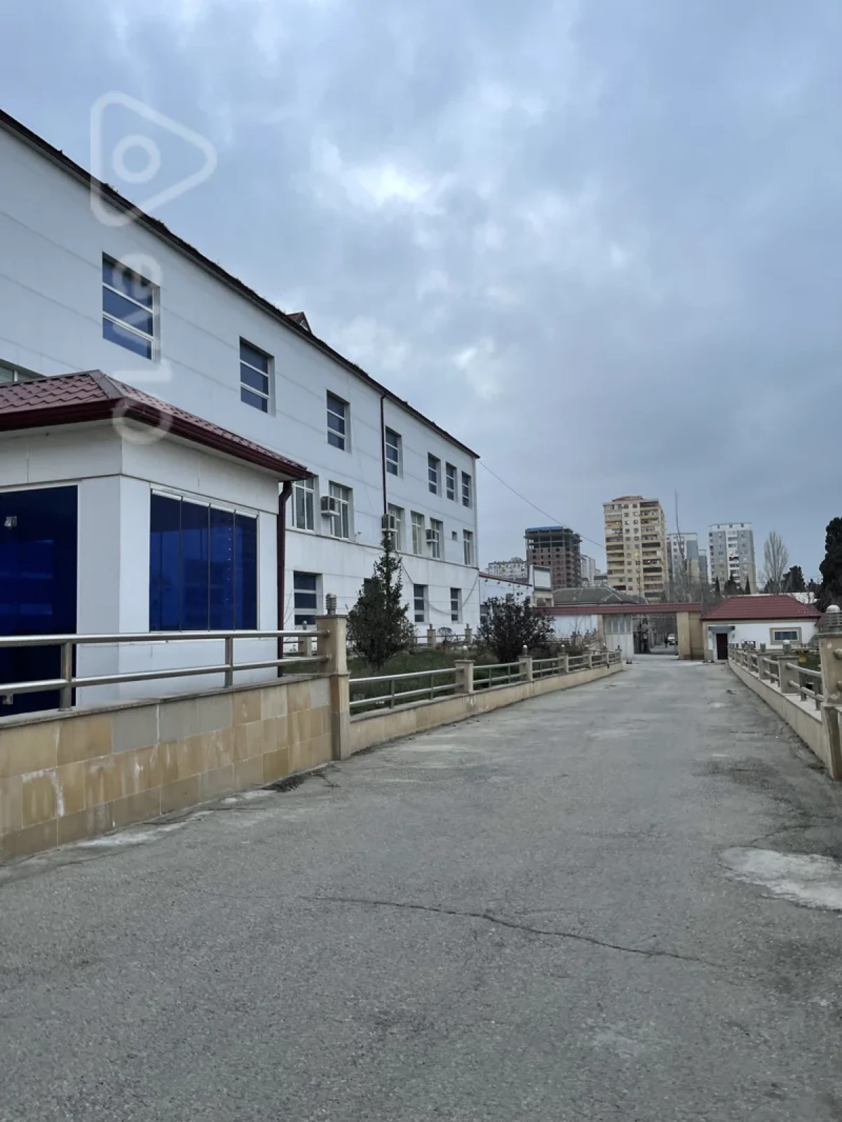 Kirayə verilir 1 otaqlı ofis 36 m²