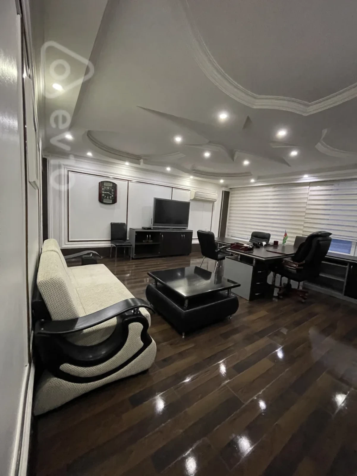 Kirayə verilir 1 otaqlı ofis 36 m²