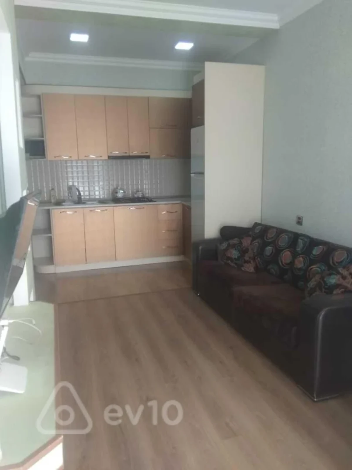 Kirayə verilir 3 otaqlı yeni tikili 75 m²