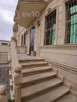 Satılır 6 otaqlı həyət evi 250 m²