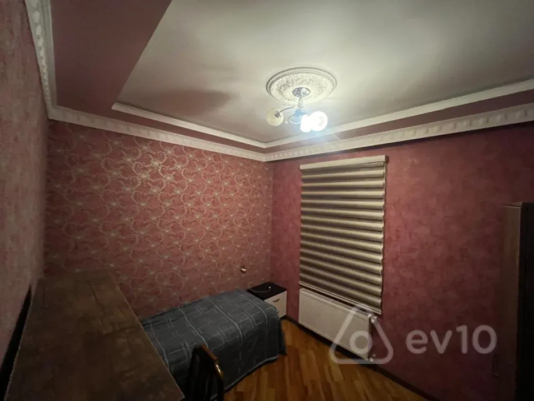 Satılır 6 otaqlı həyət evi 250 m²