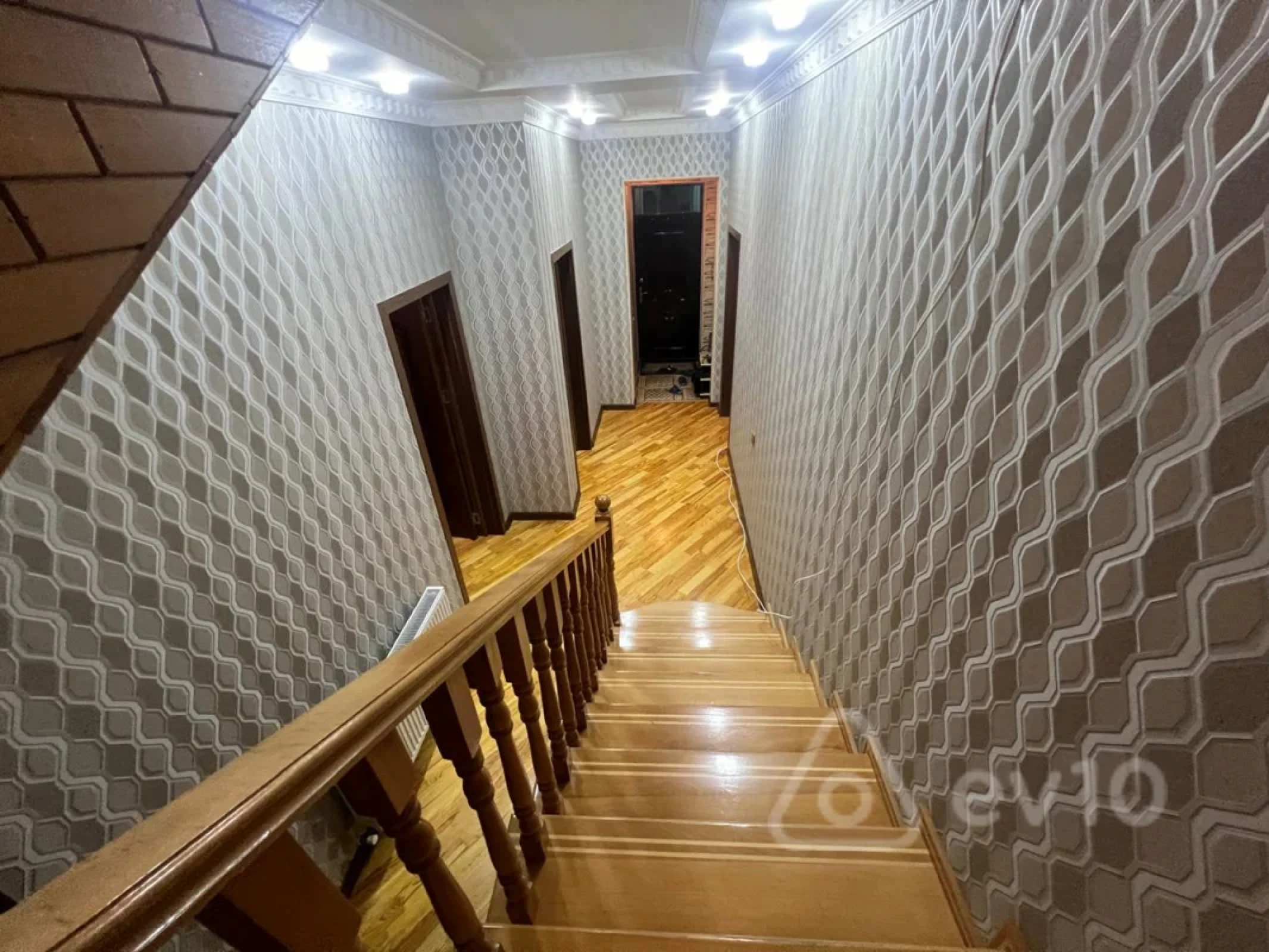 Satılır 6 otaqlı həyət evi 250 m²