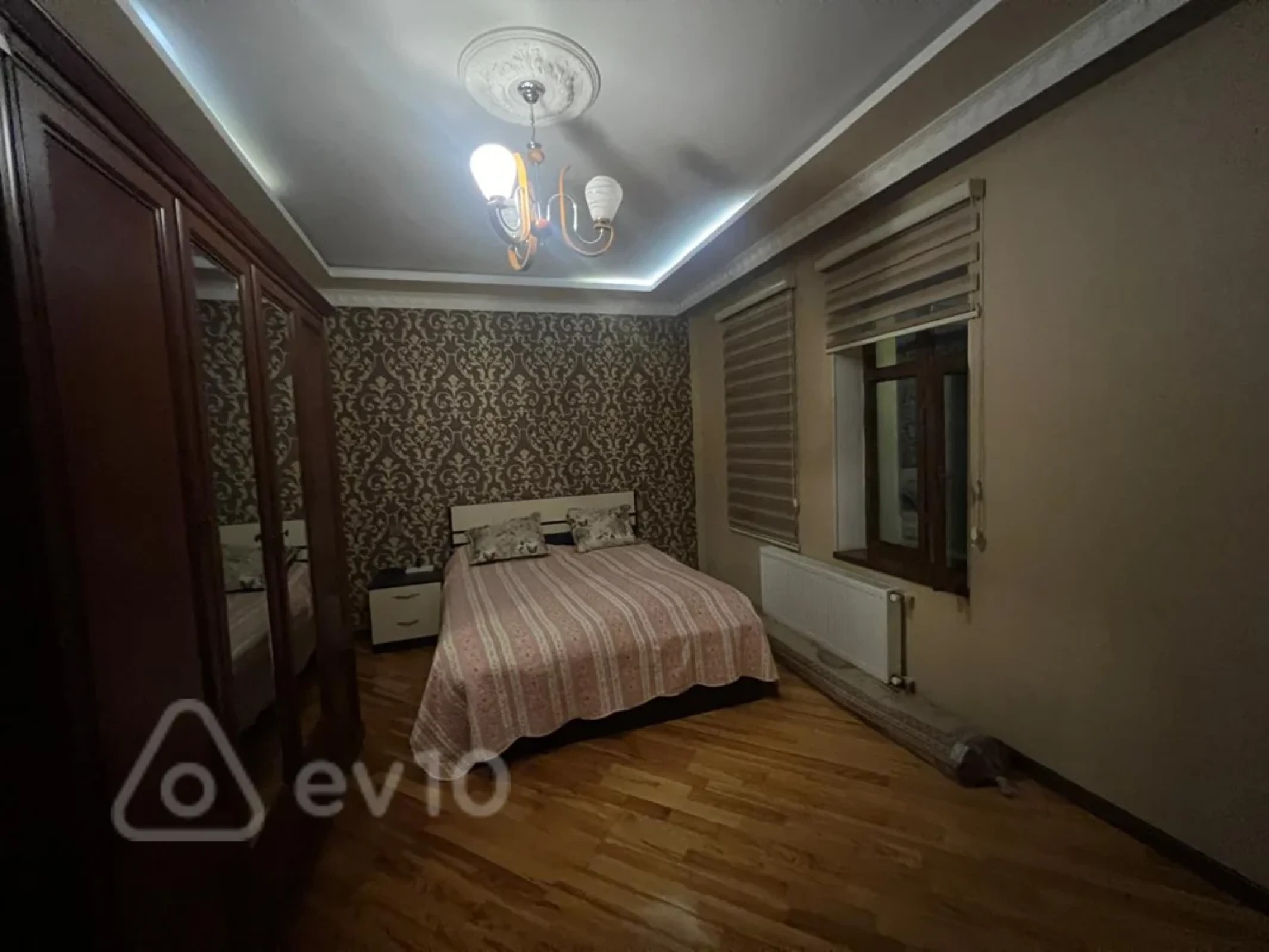 Satılır 6 otaqlı həyət evi 250 m²