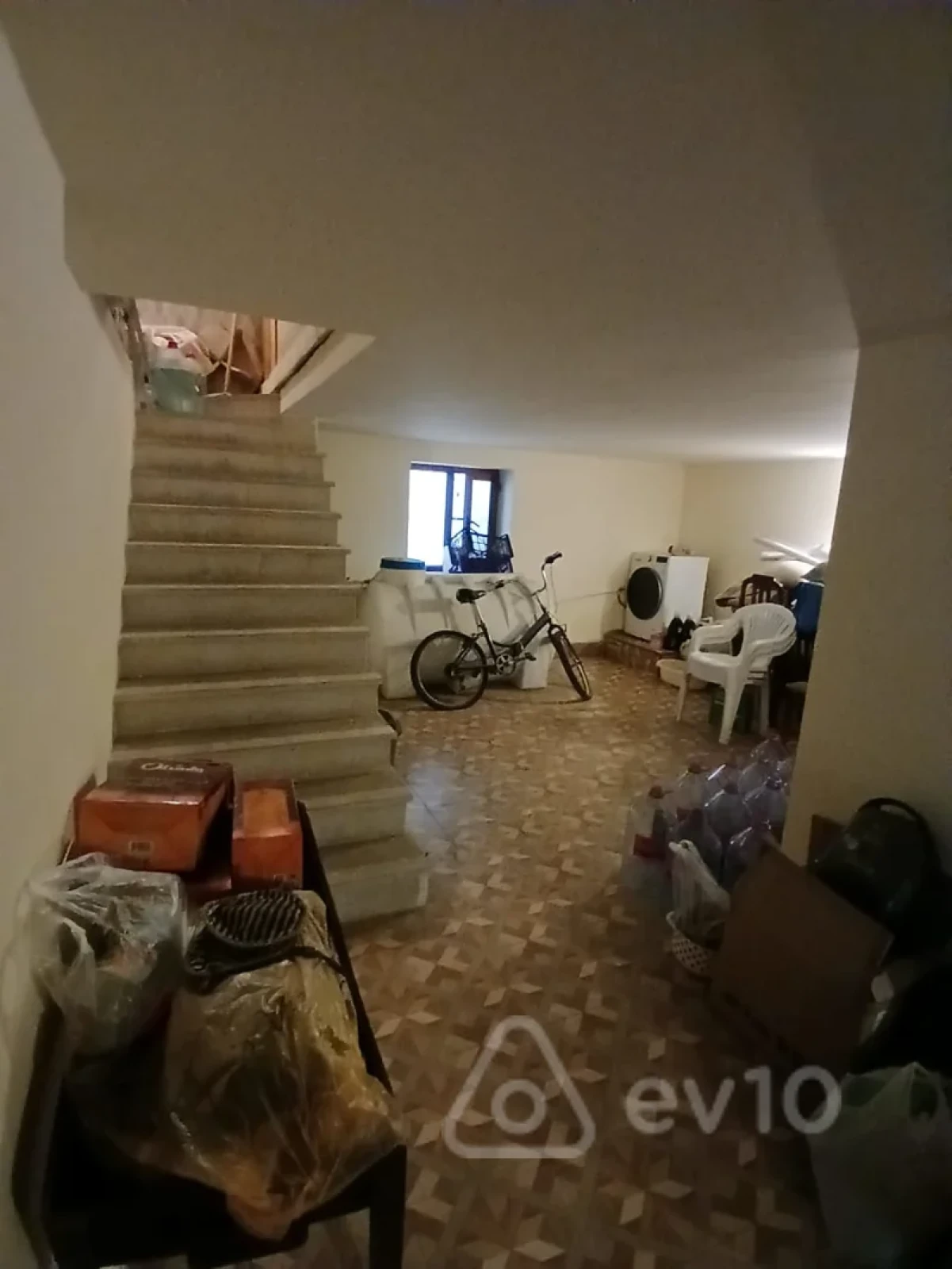 Satılır 6 otaqlı həyət evi 250 m²