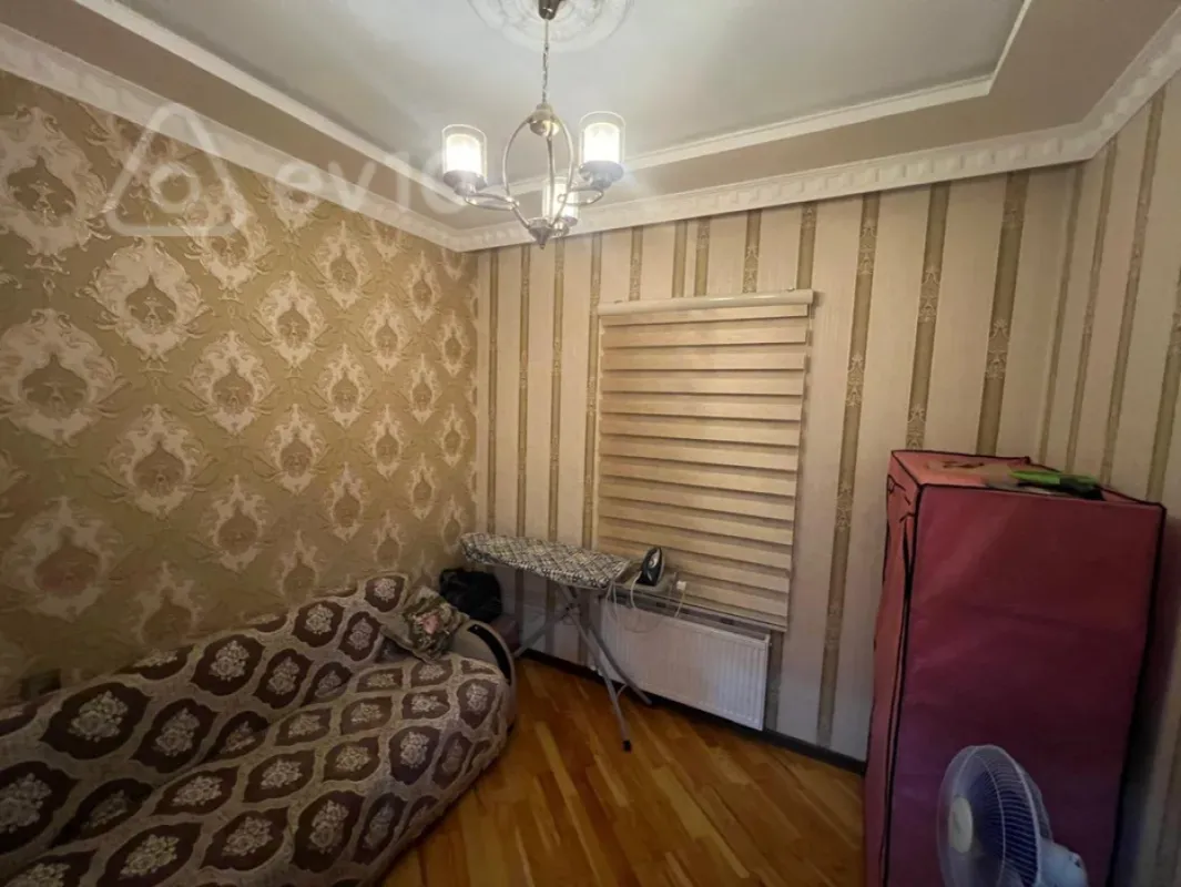 Satılır 6 otaqlı həyət evi 250 m²