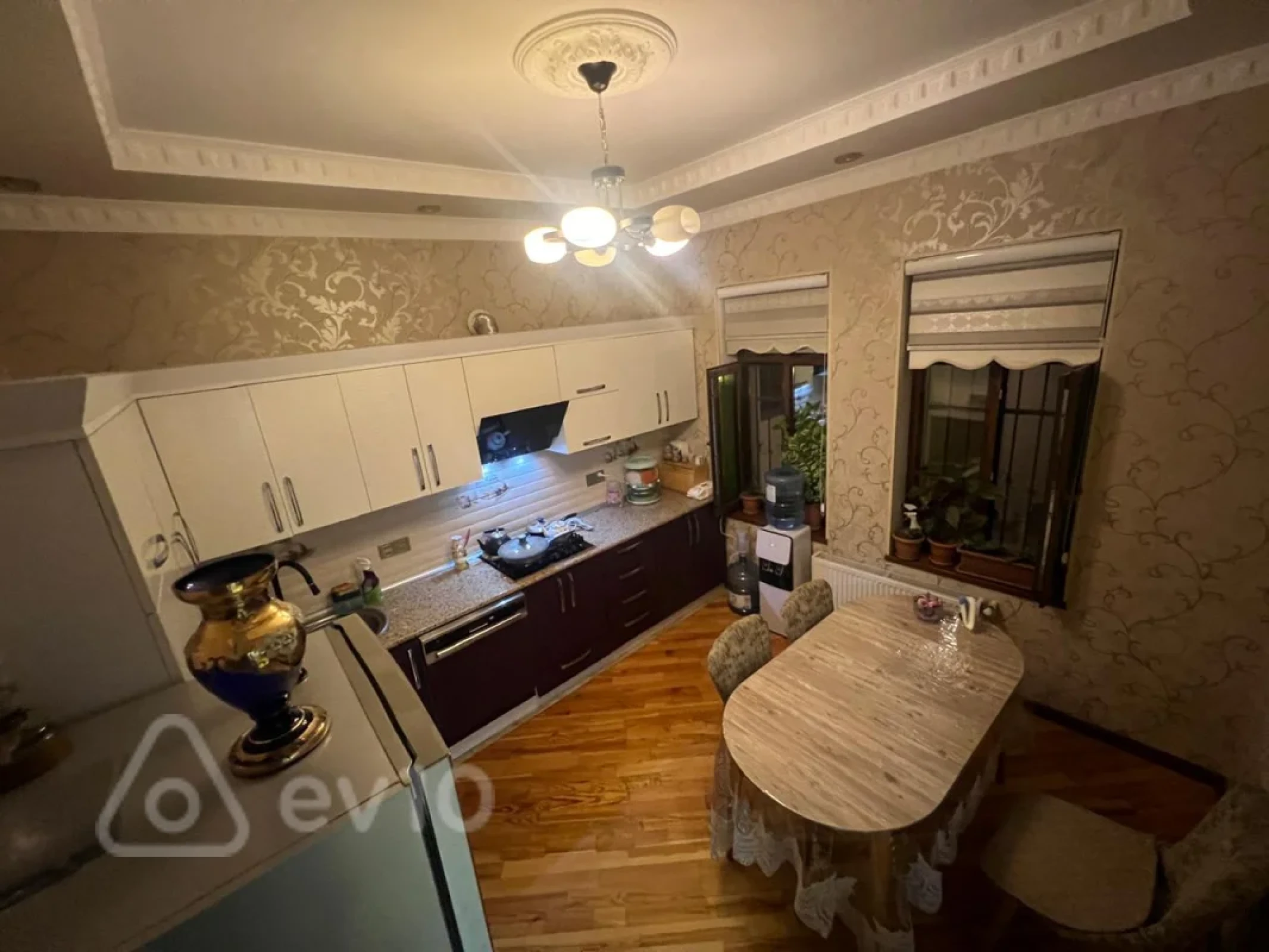 Satılır 6 otaqlı həyət evi 250 m²