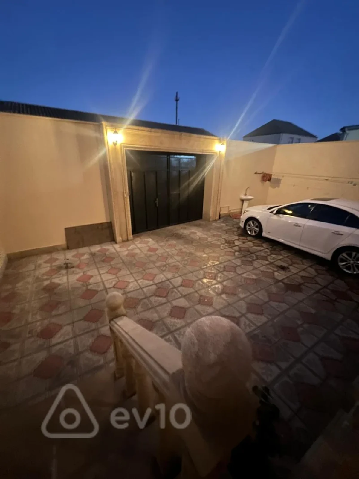 Satılır 6 otaqlı həyət evi 250 m²