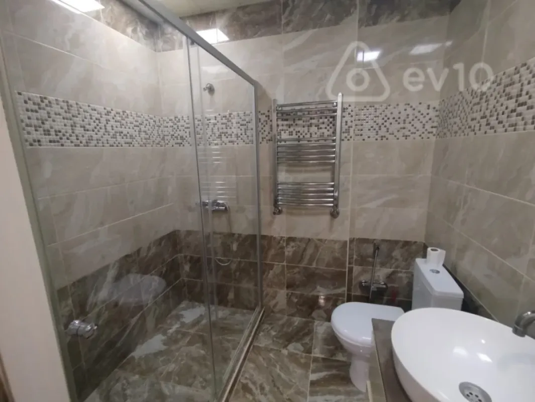 Kirayə verilir 2 otaqlı yeni tikili 70 m²