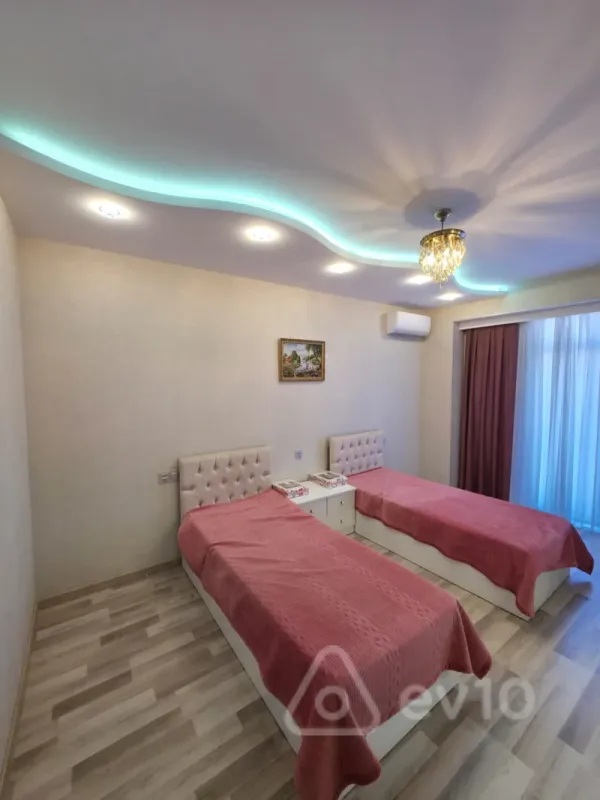 Kirayə verilir 4 otaqlı yeni tikili 148 m²