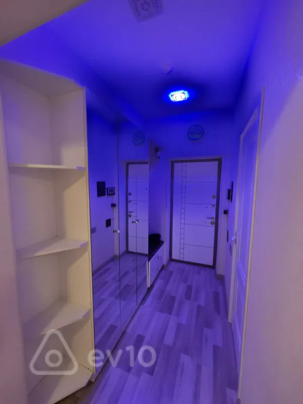 Kirayə verilir 4 otaqlı yeni tikili 148 m²