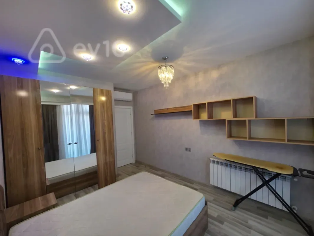 Kirayə verilir 4 otaqlı yeni tikili 148 m²