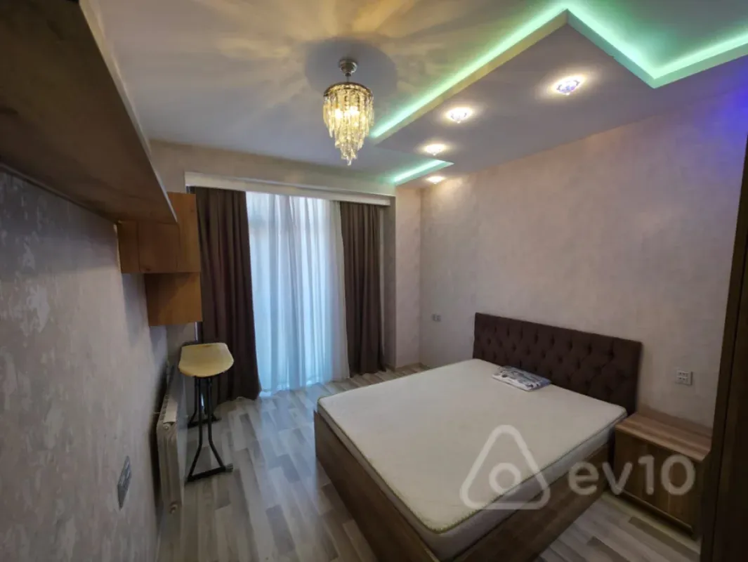 Kirayə verilir 4 otaqlı yeni tikili 148 m²
