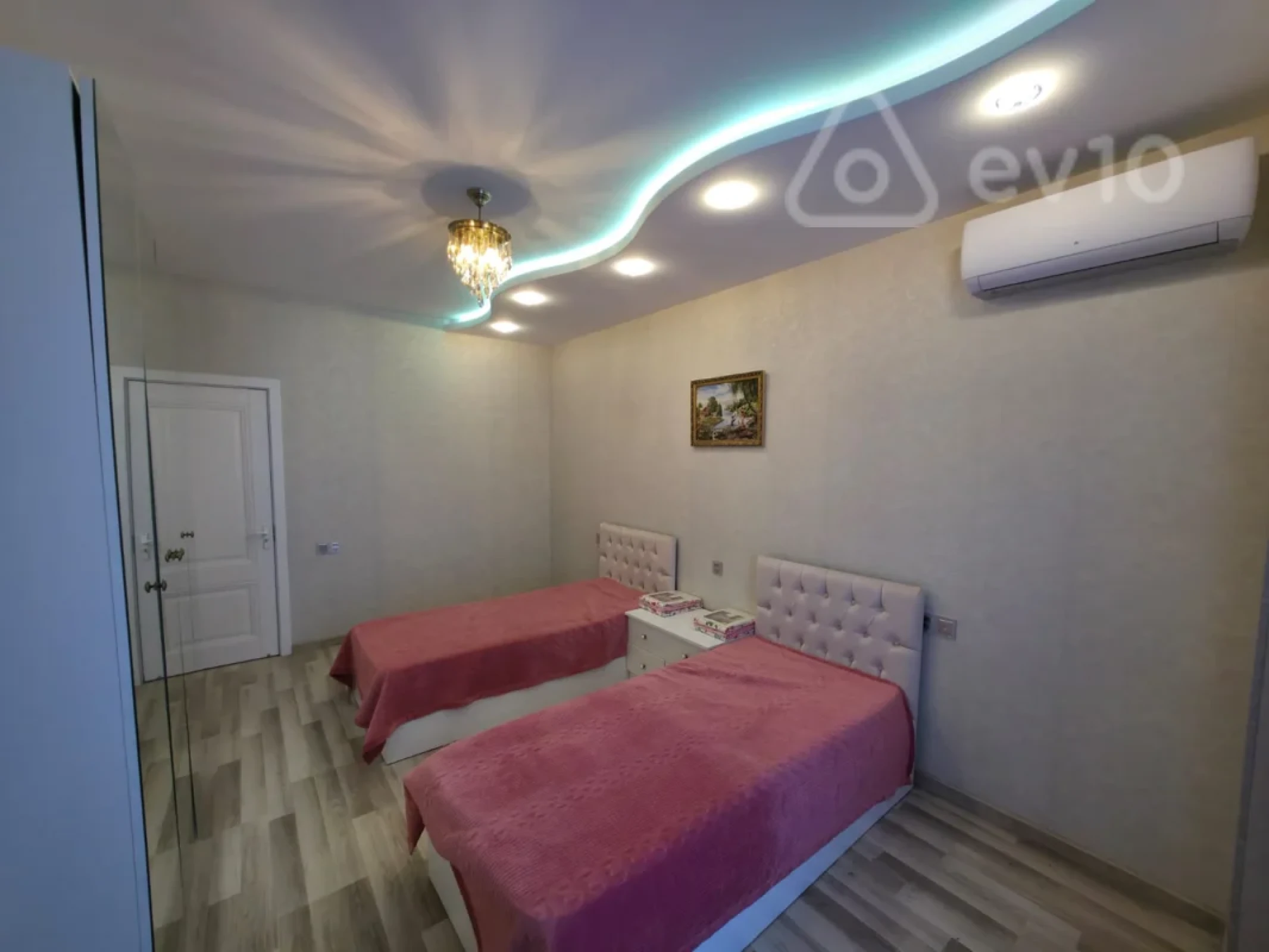 Kirayə verilir 4 otaqlı yeni tikili 148 m²