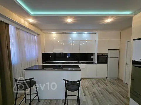 Kirayə verilir 4 otaqlı yeni tikili 148 m²