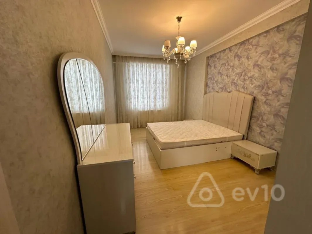 Kirayə verilir 2 otaqlı yeni tikili 70 m²