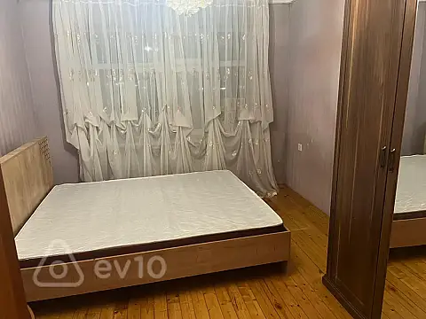 Kirayə verilir 3 otaqlı köhnə tikili 85 m²