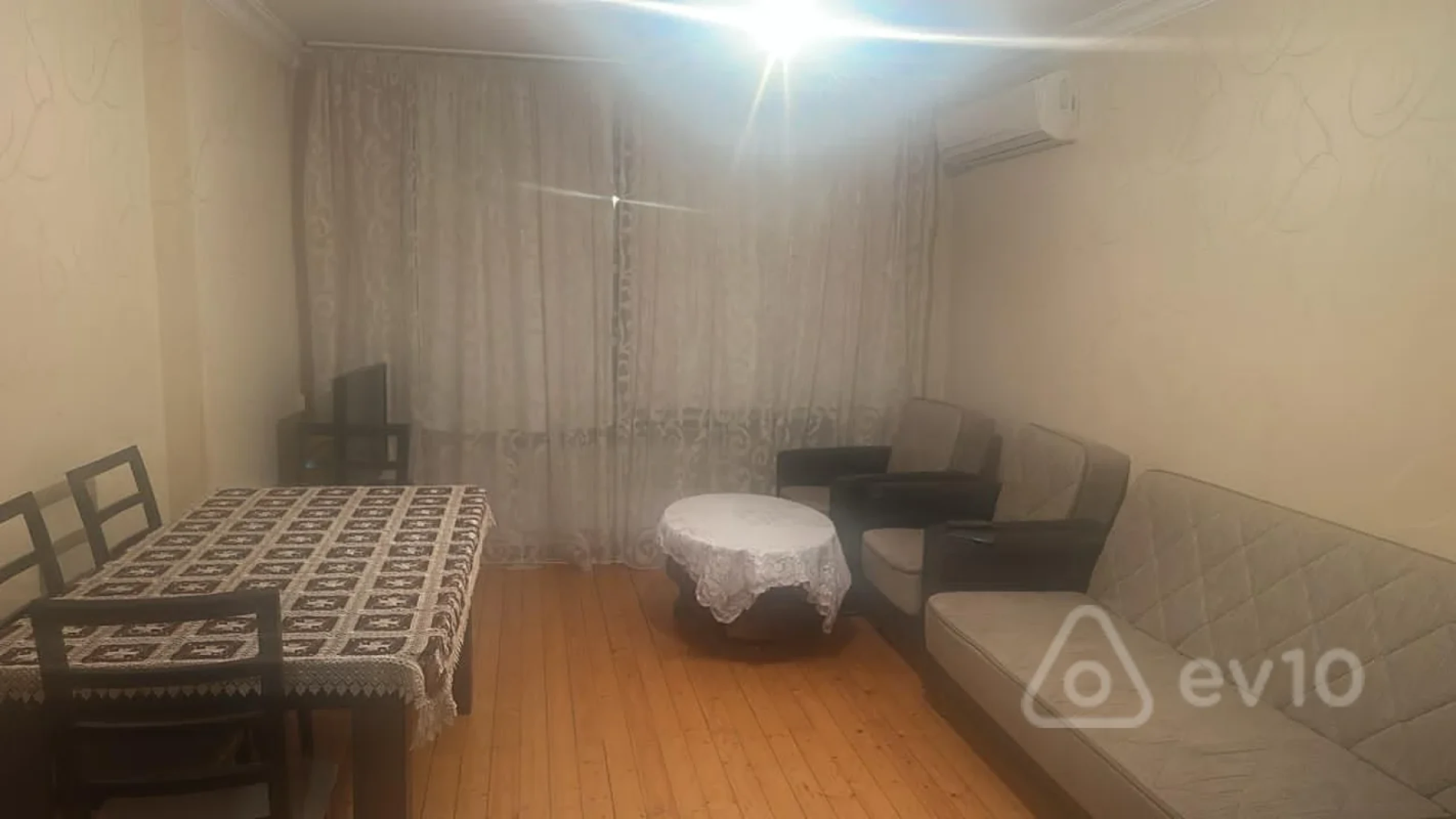 Kirayə verilir 3 otaqlı köhnə tikili 85 m²