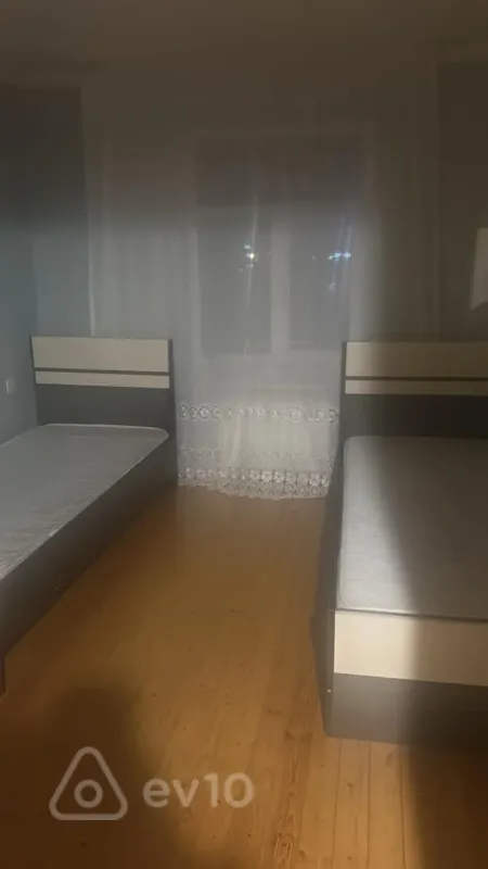 Kirayə verilir 3 otaqlı köhnə tikili 85 m²