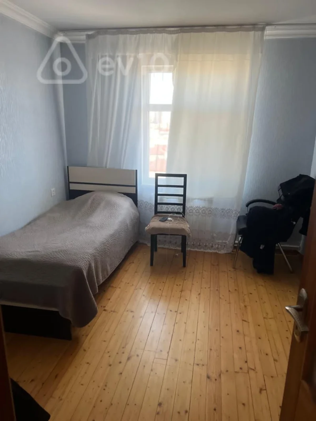 Kirayə verilir 3 otaqlı köhnə tikili 85 m²